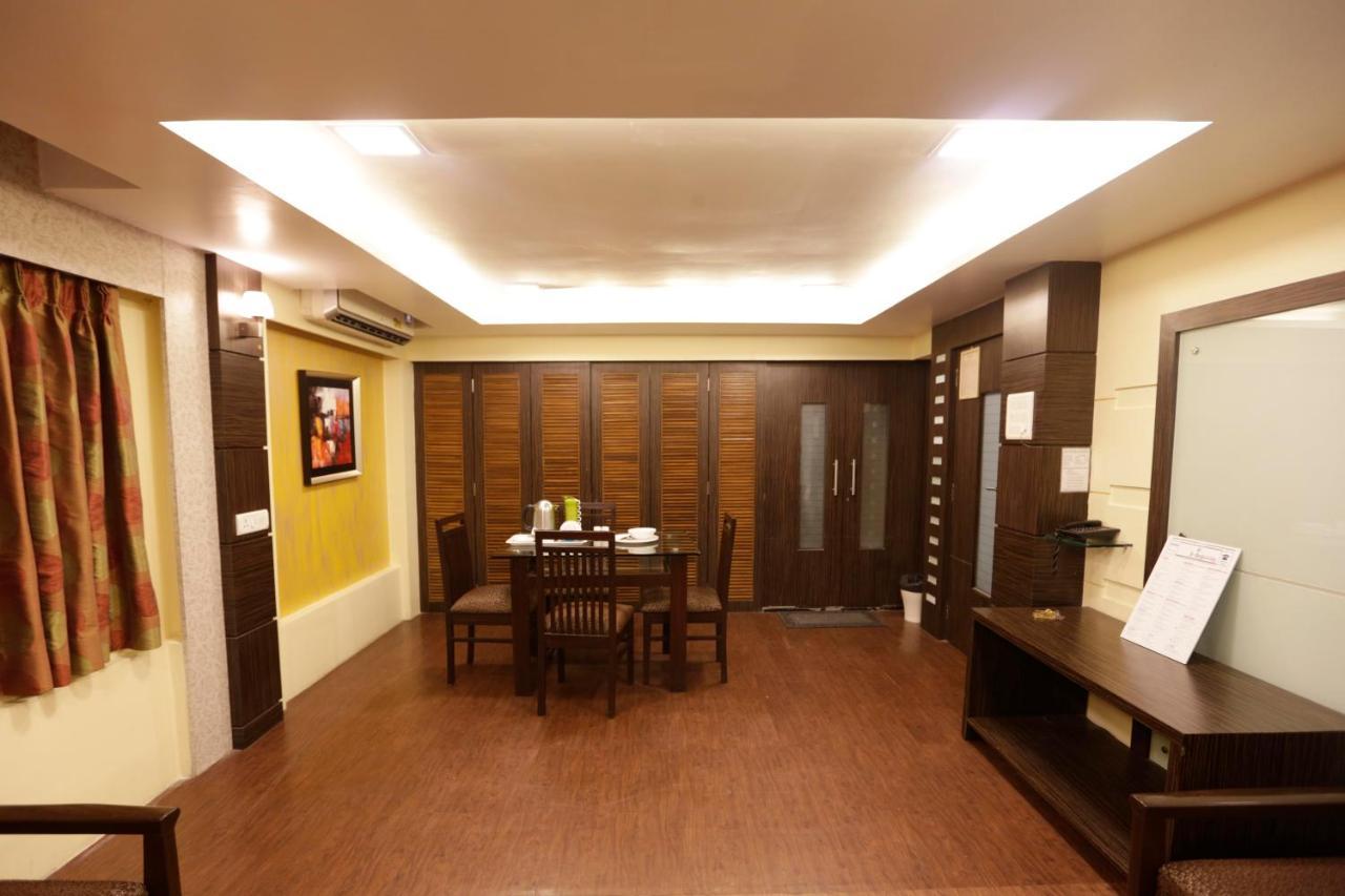 Hotel Metro Palace Bombay Extérieur photo