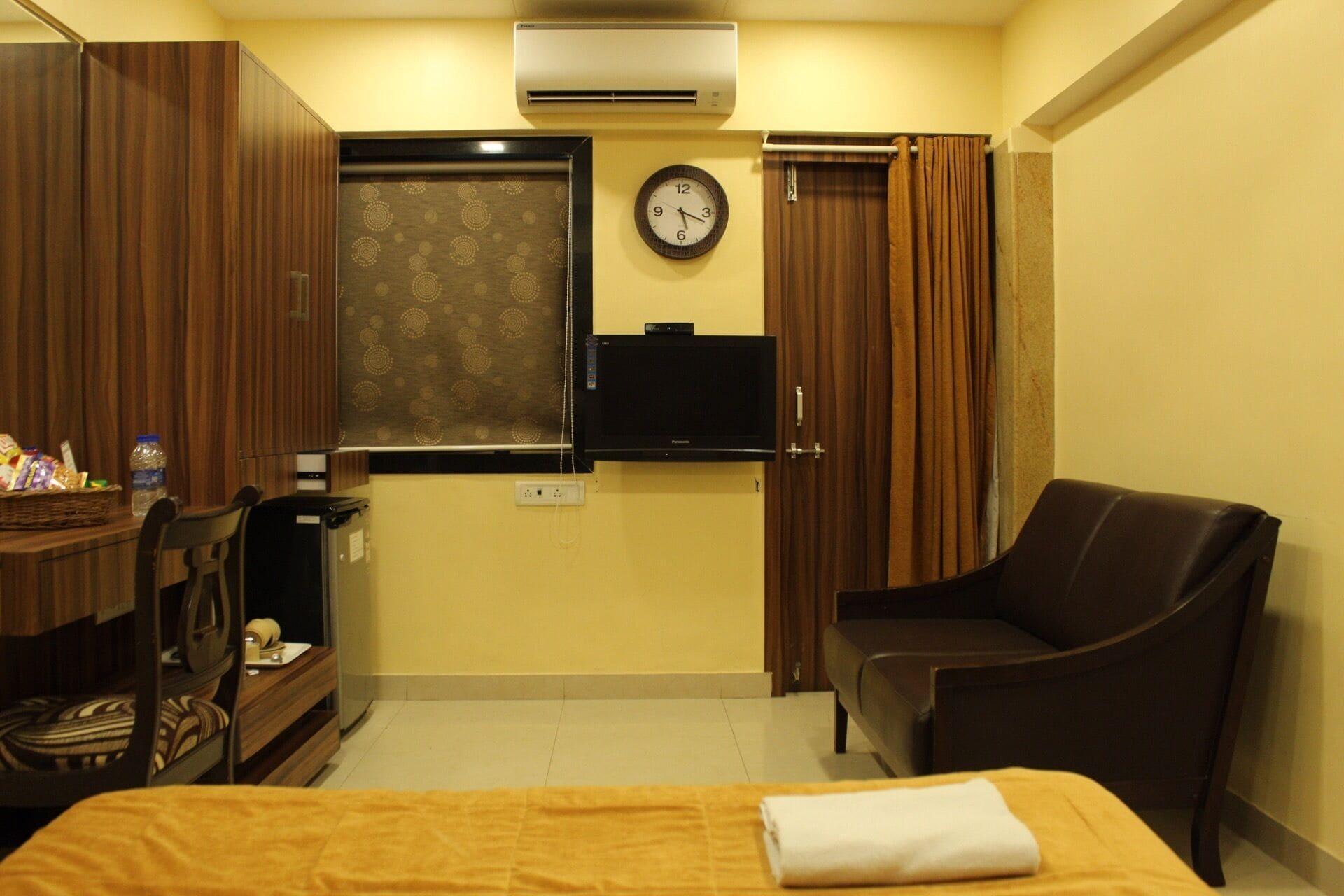 Hotel Metro Palace Bombay Extérieur photo
