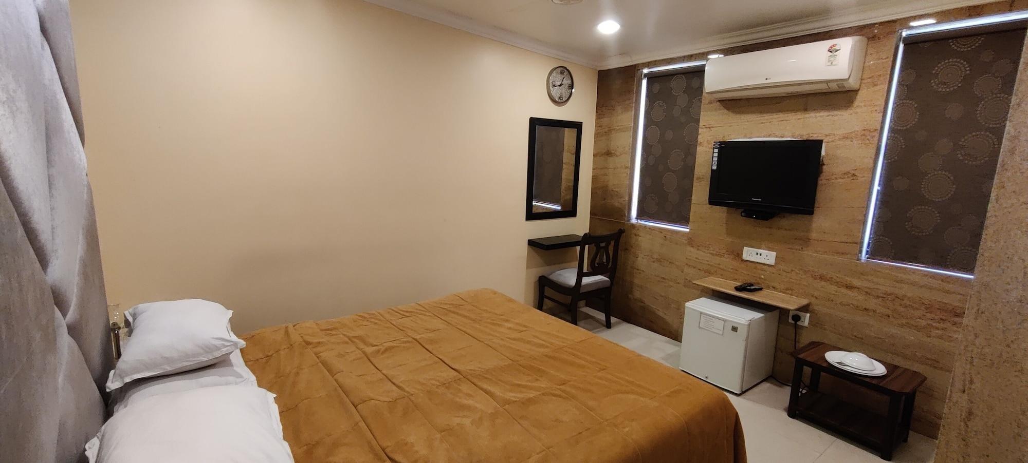 Hotel Metro Palace Bombay Extérieur photo