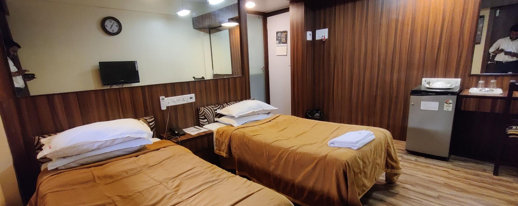 Hotel Metro Palace Bombay Extérieur photo