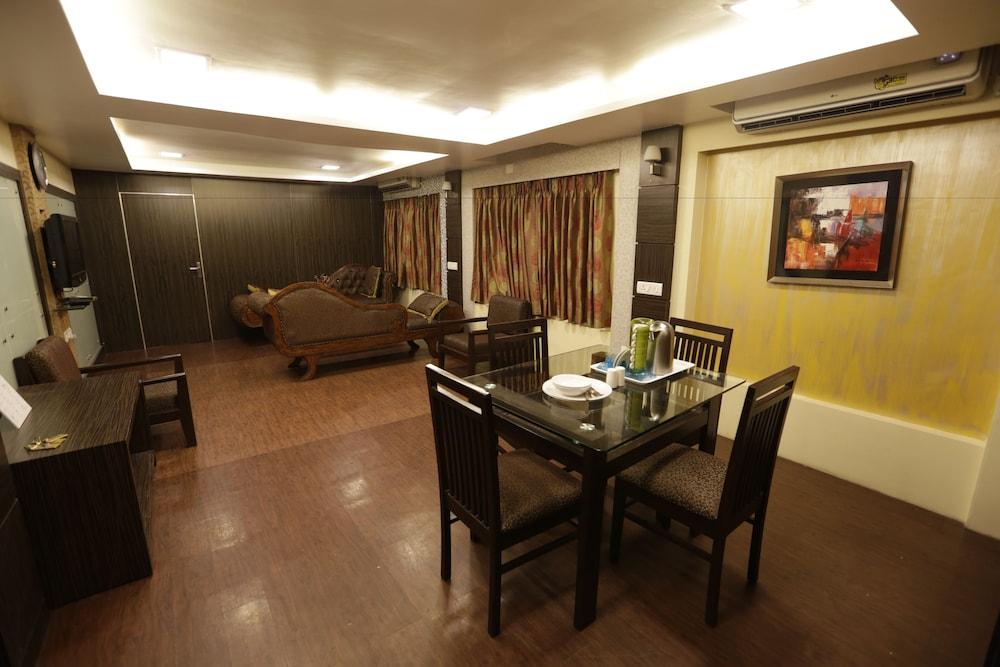 Hotel Metro Palace Bombay Extérieur photo