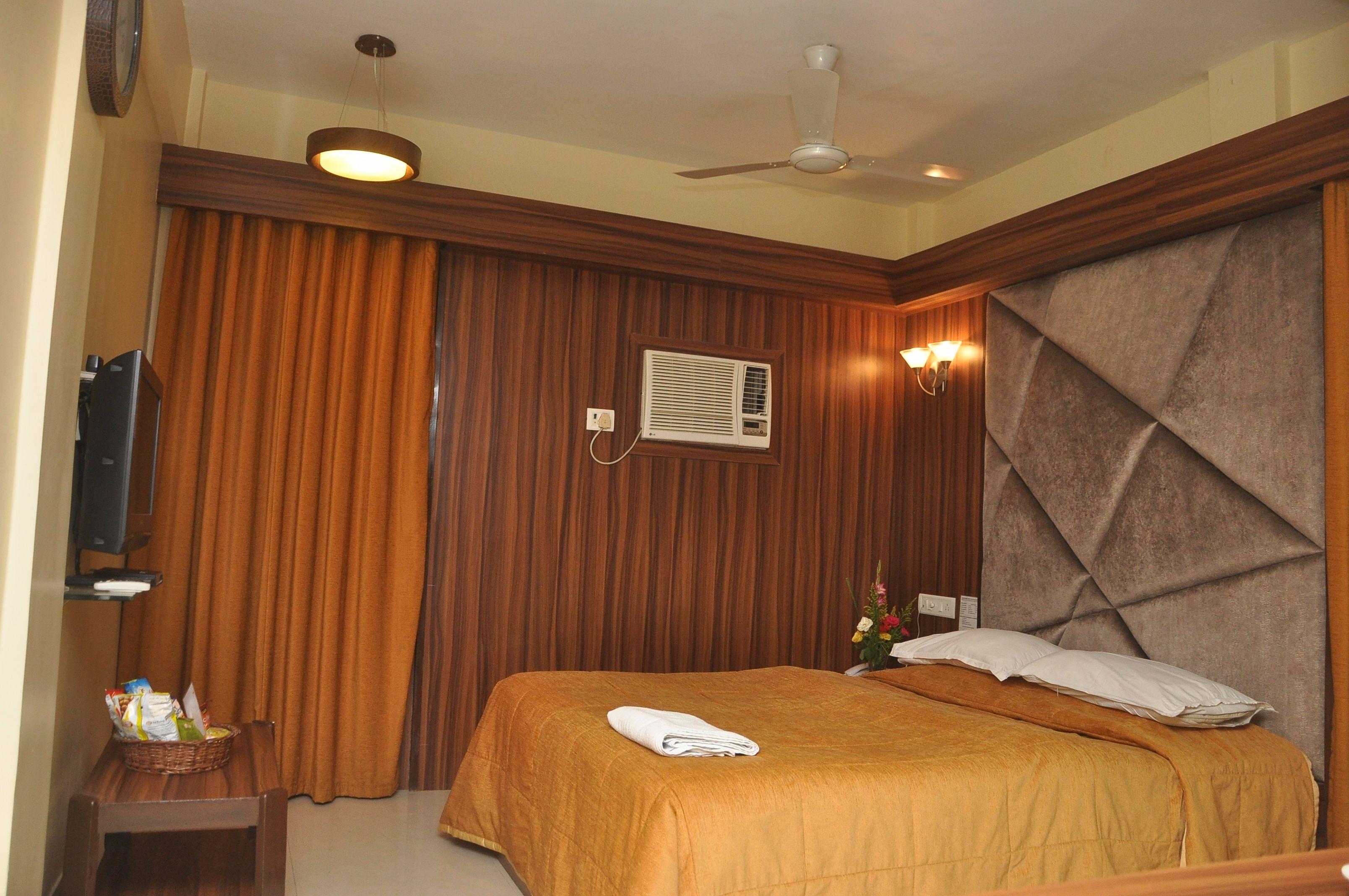 Hotel Metro Palace Bombay Extérieur photo