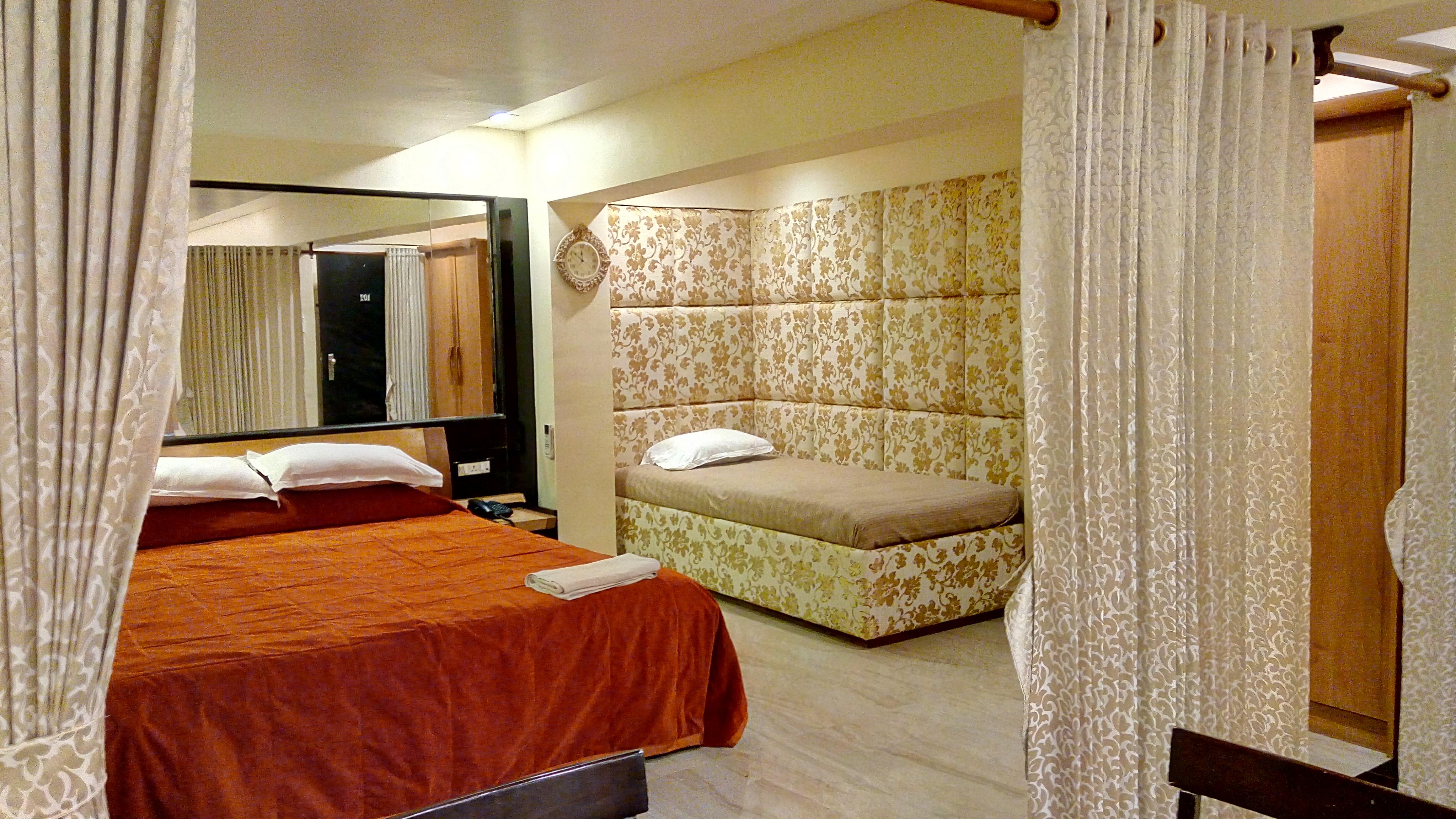 Hotel Metro Palace Bombay Extérieur photo