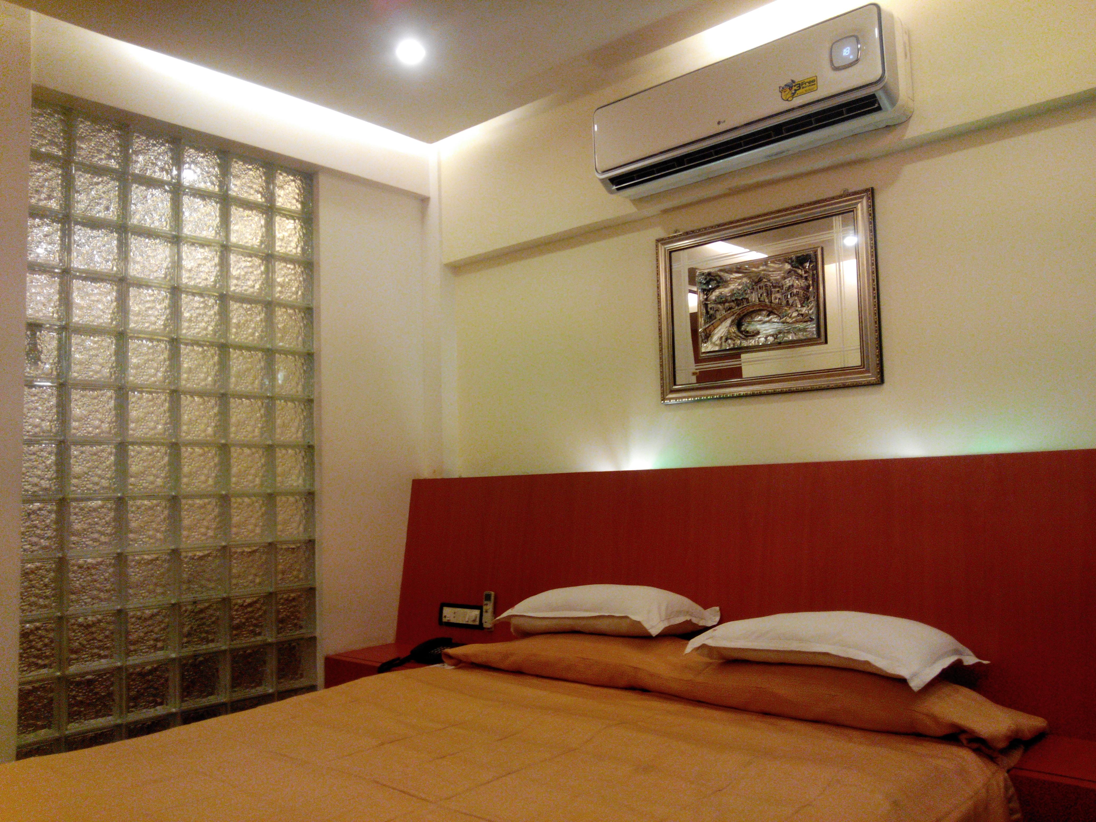 Hotel Metro Palace Bombay Extérieur photo