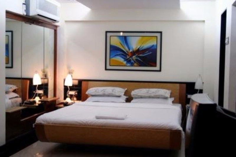 Hotel Metro Palace Bombay Extérieur photo
